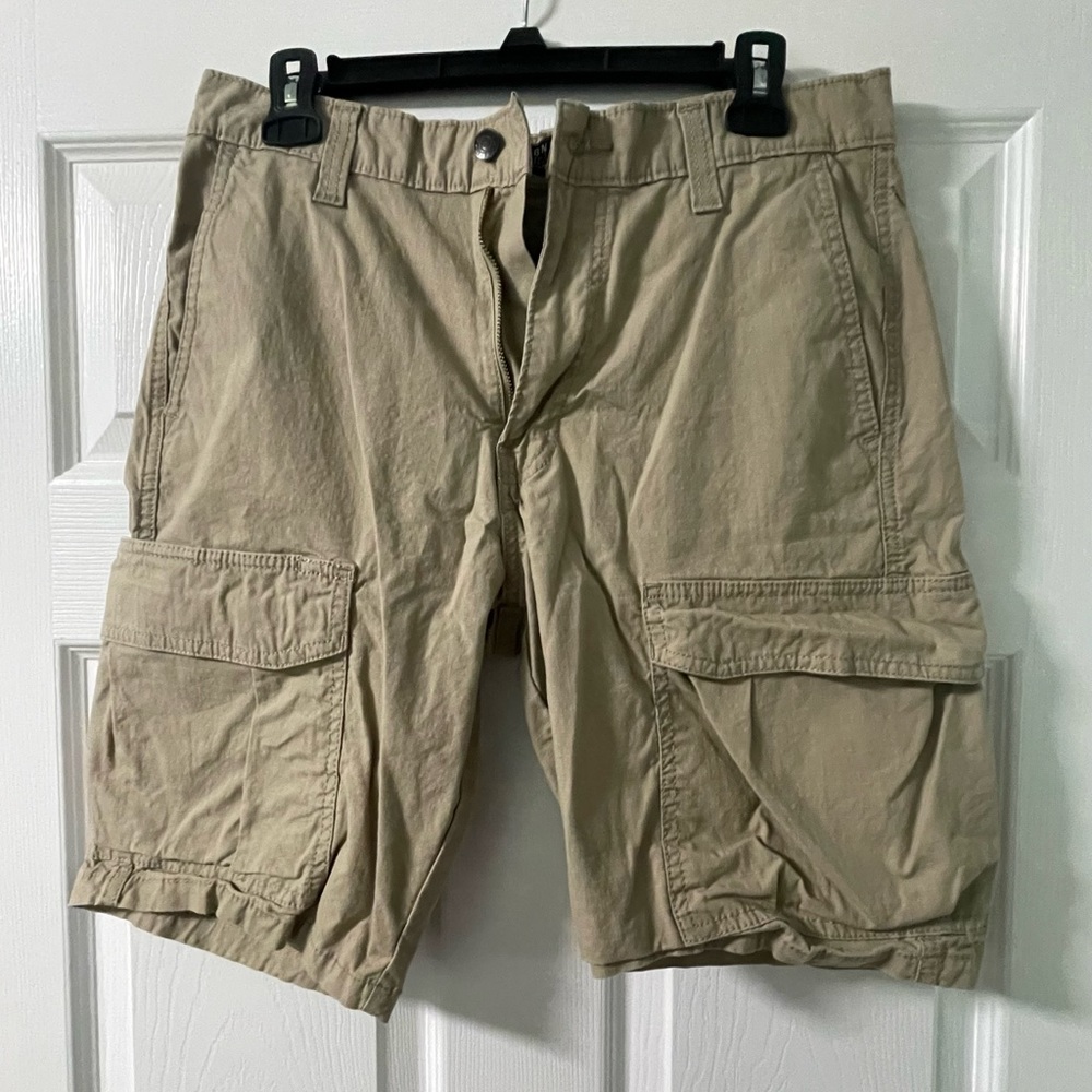 Men’s khaki Levi shorts size 30 w/ 10in inseam